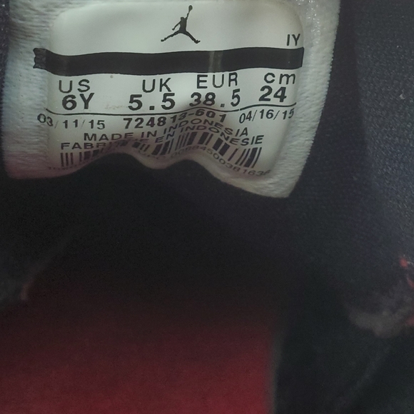 Air Jordan Future Low Red Sneakers 6Y - Picture 11 of 11